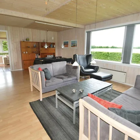 Casa de Férias Cozy In Hojslev With House Sea View